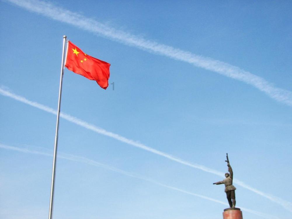 云南昭通市镇雄县山体滑坡,当地低温雨雪持续,救援行动需做防范